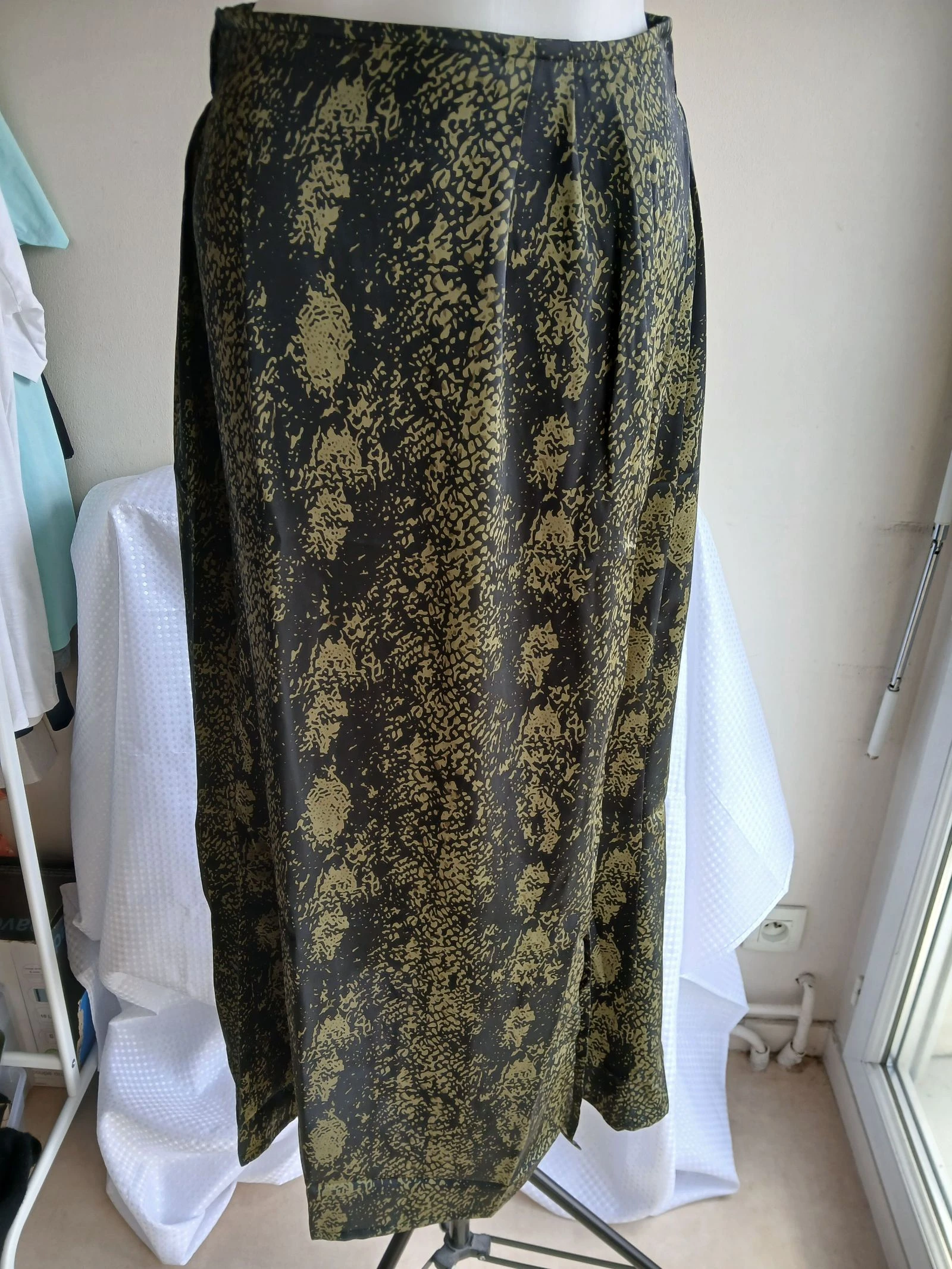 Falda con abertura La City talla 38 – photo 3